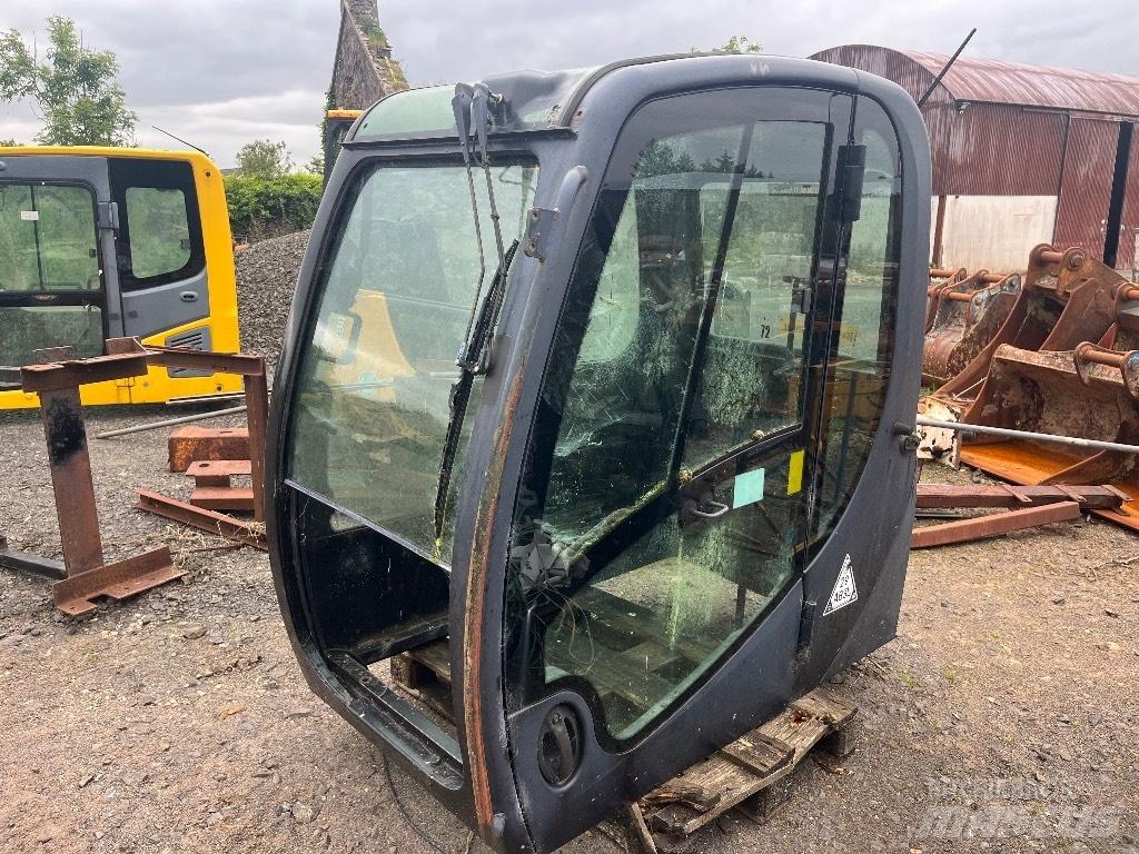 JCB JS220 Cabin / Cab Crawler excavators