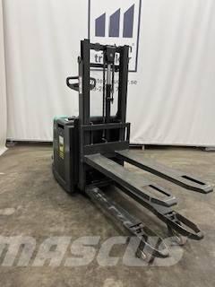 Mitsubishi PBV20PD Pedestrian stacker