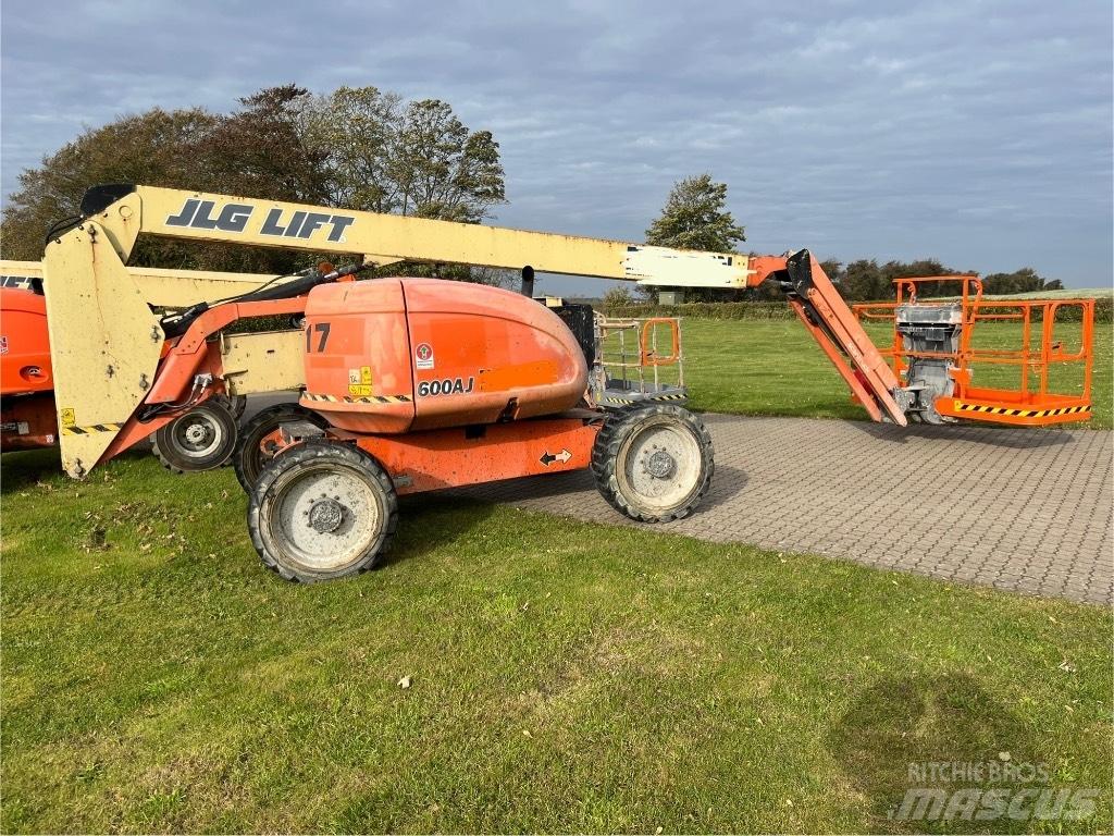 JLG 600 AJ Articulated boom lifts