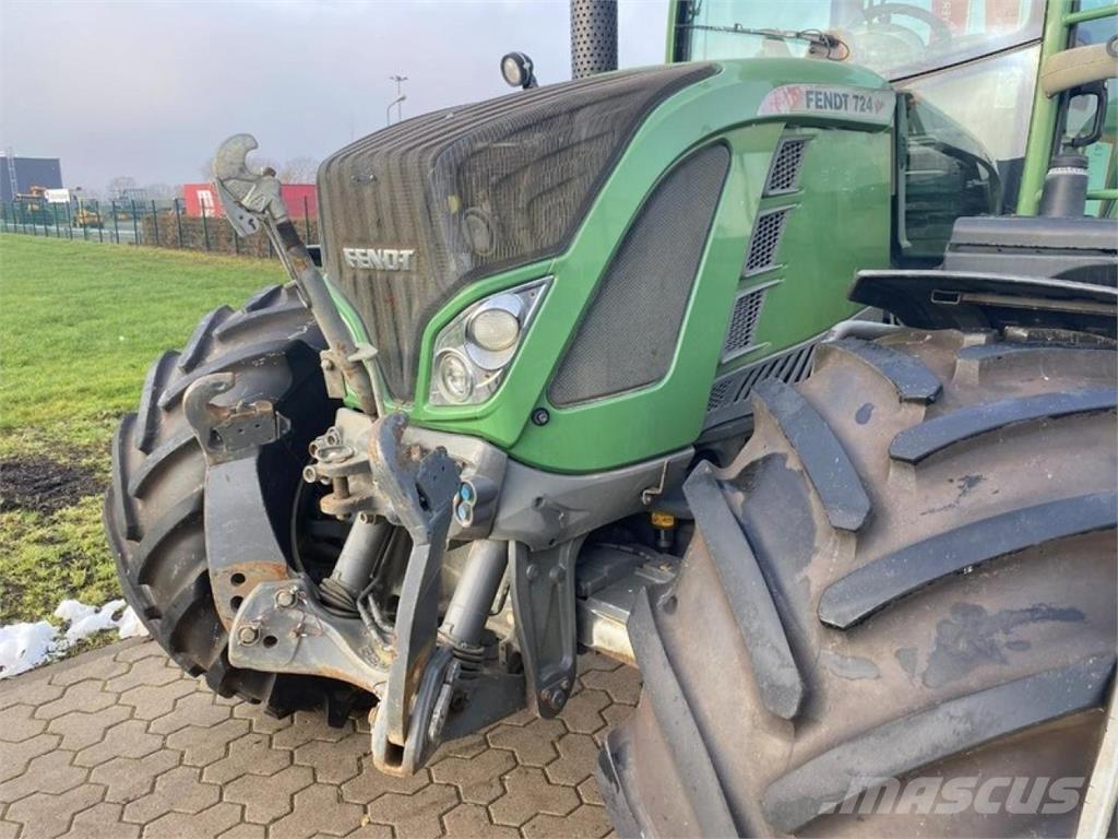 Fendt 724 PROFI Tractors