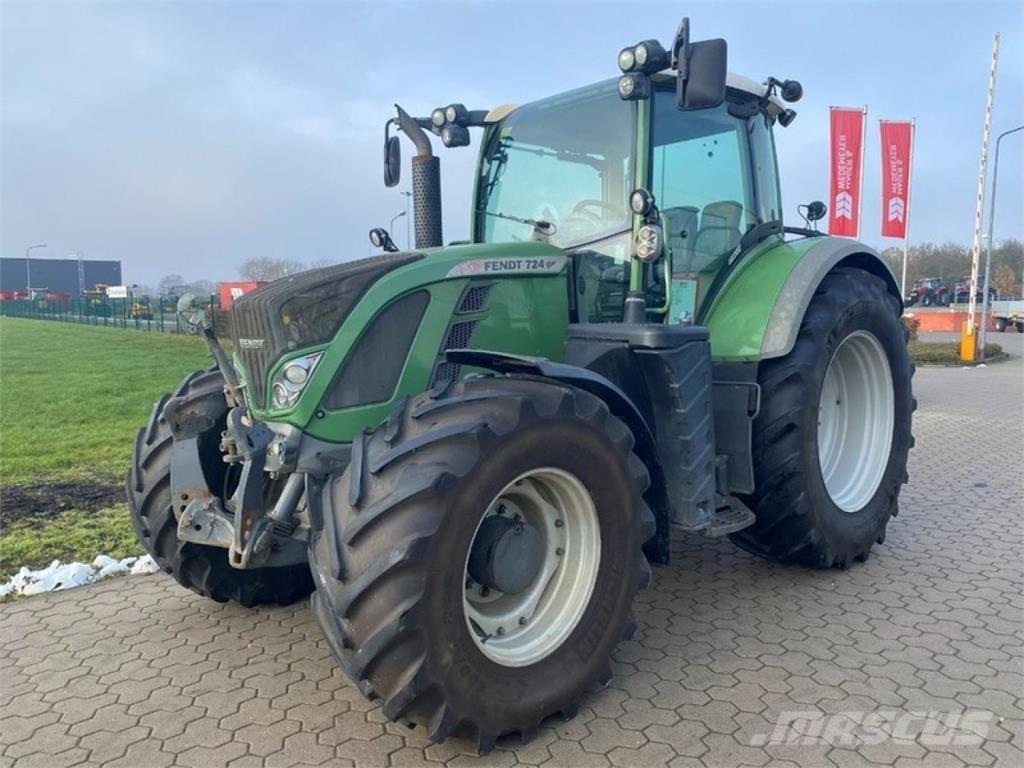 Fendt 724 PROFI Tractors