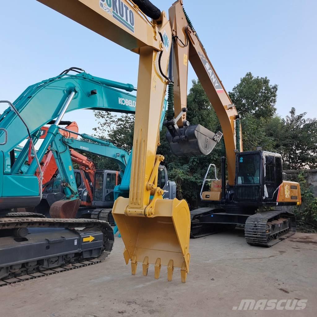 Komatsu PC 200-8 Crawler excavators