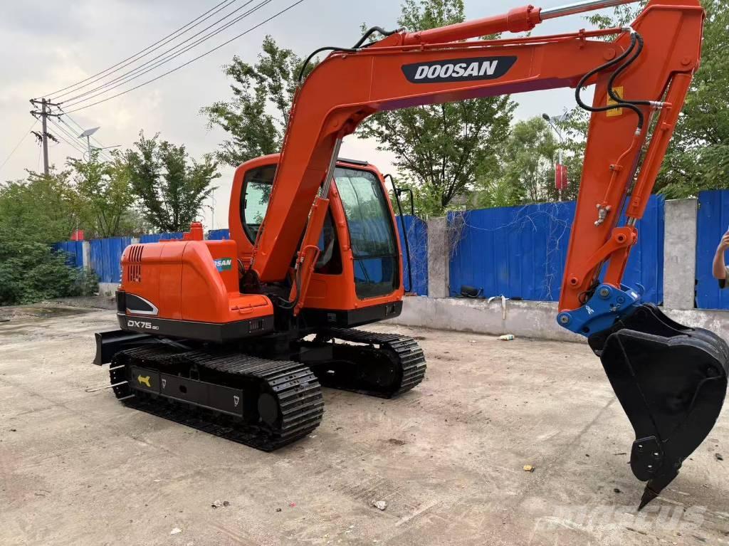 Doosan DX 75 Crawler excavators