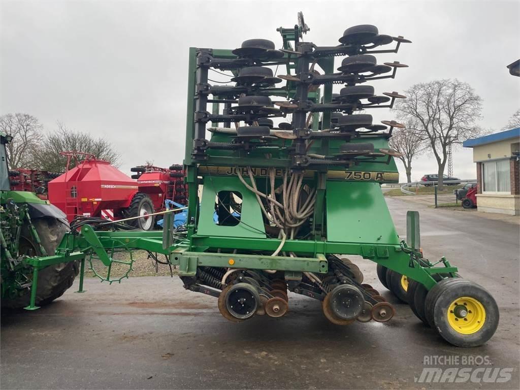 John Deere 750A 6m Sowing machines