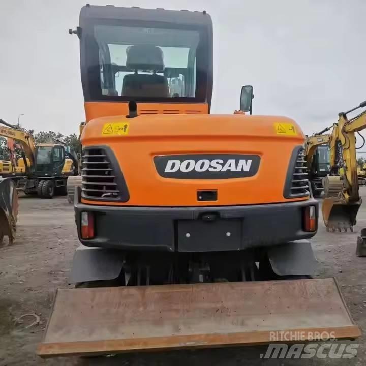 Doosan DX60W Wheeled excavators