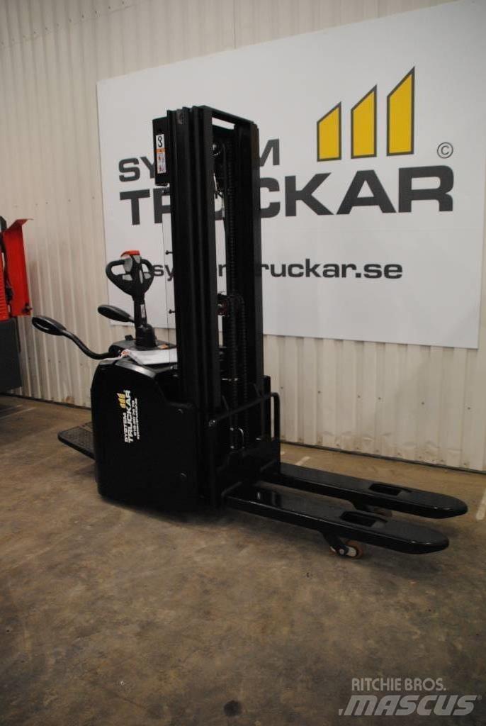 Hangcha CDD16 Pedestrian stacker
