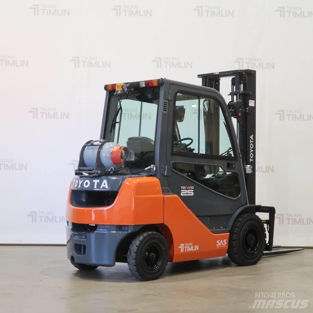Toyota 02-8FGF25 LPG trucks