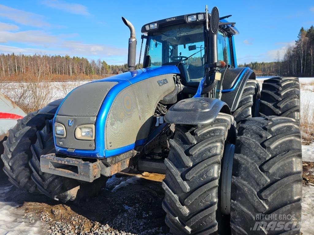 Valtra T 171 Tractors