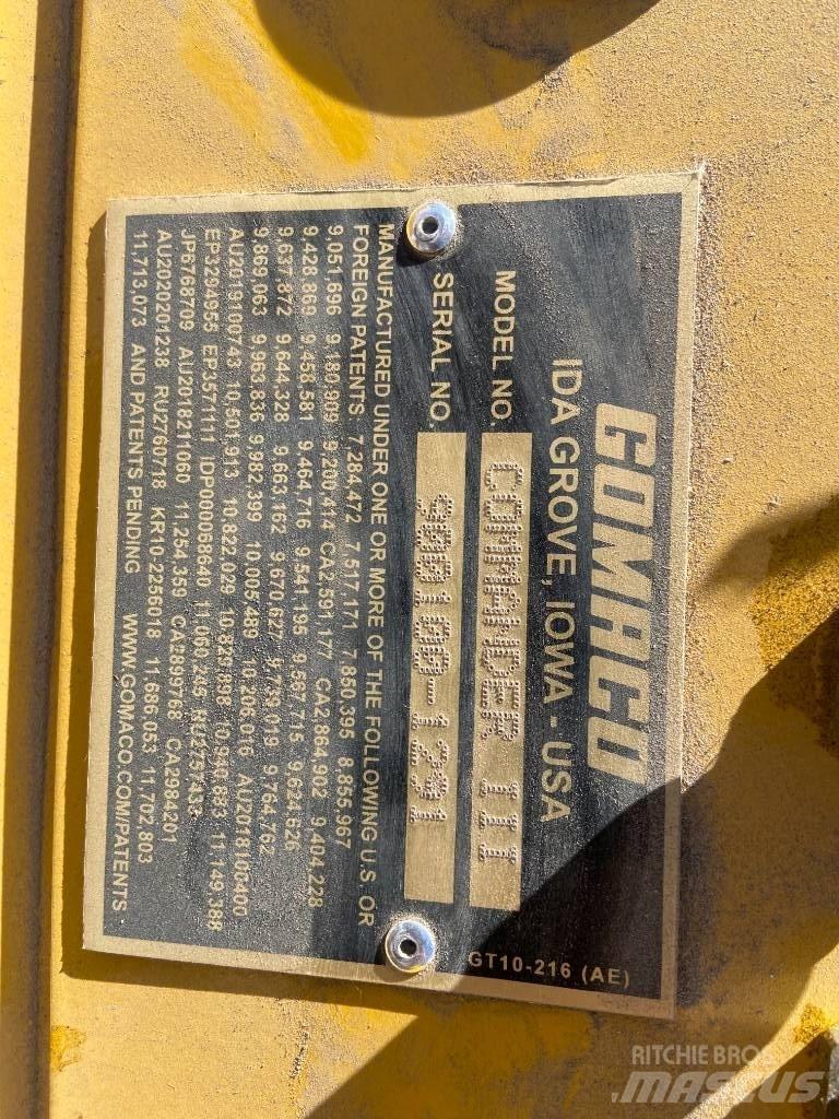 Gomaco Commander III Concrete pavers