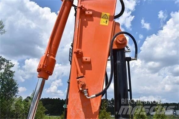 Hitachi ZX 135 Crawler excavators