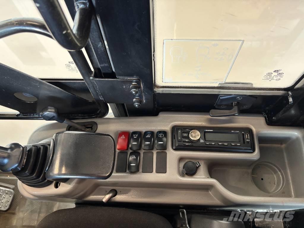 JCB 403 Multi-purpose loaders