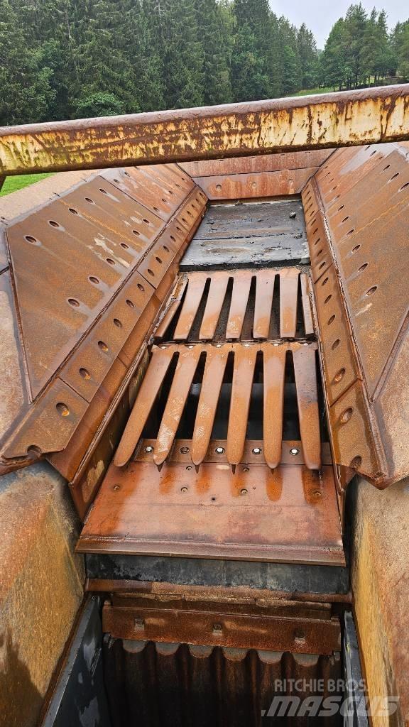  Jonsson Sandvik 612 Mobile crushers