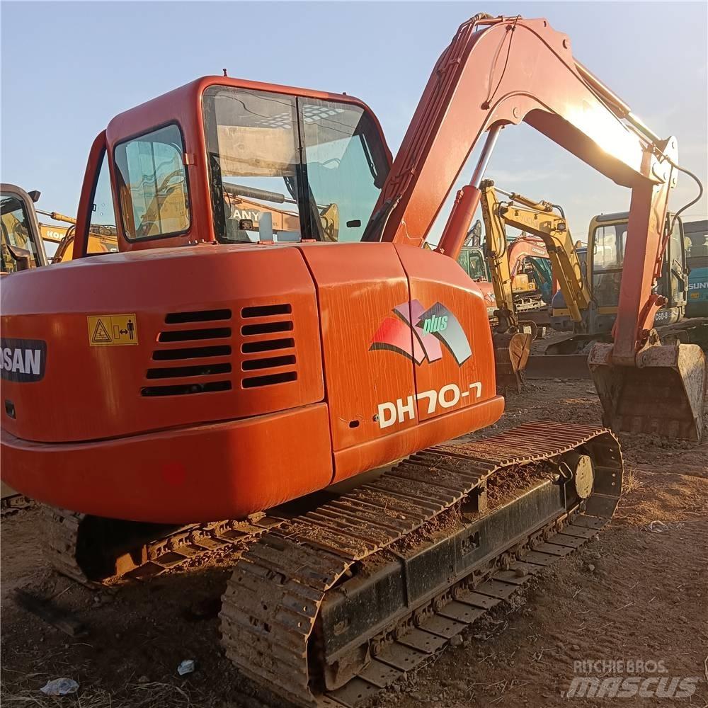 Doosan DH70 Crawler excavators
