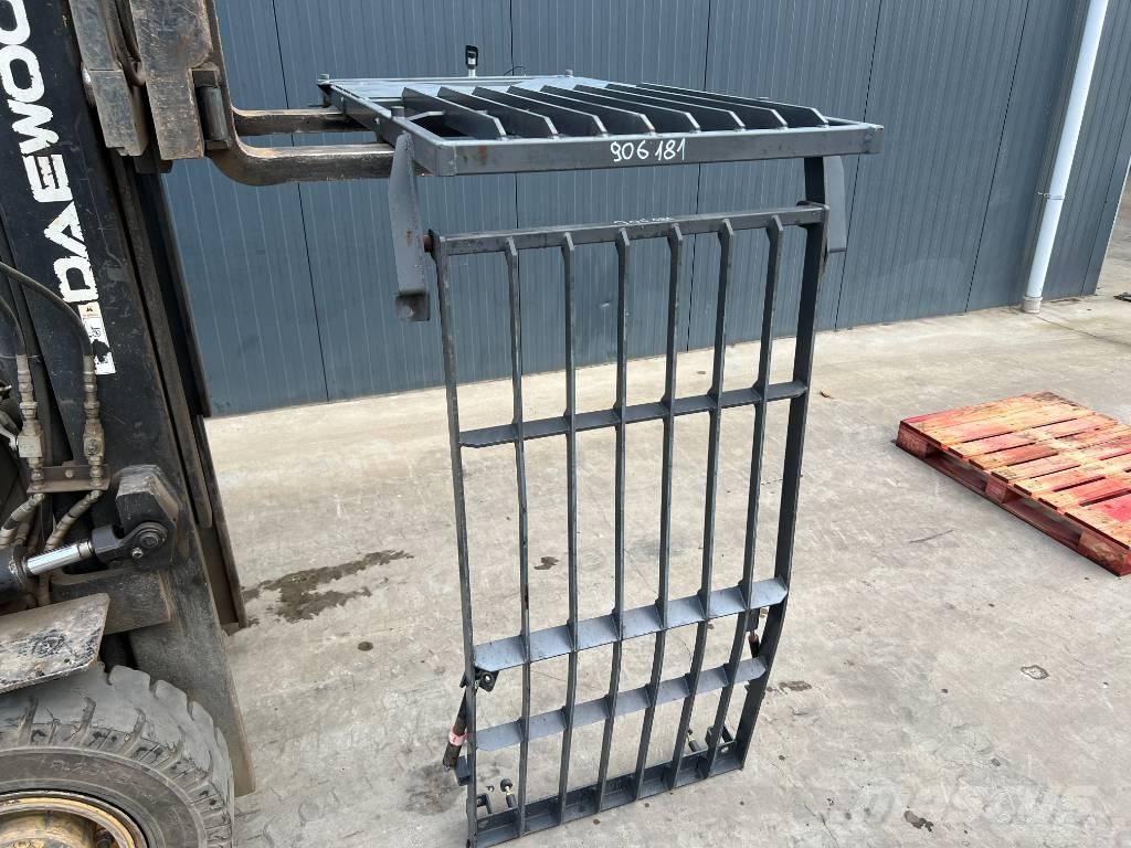 Doosan DX180 / DX225 Cabins and interior