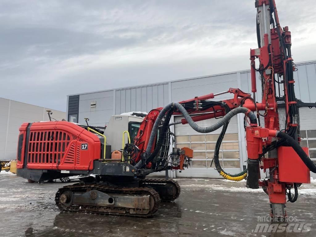 Sandvik DX800i Surface drill rigs