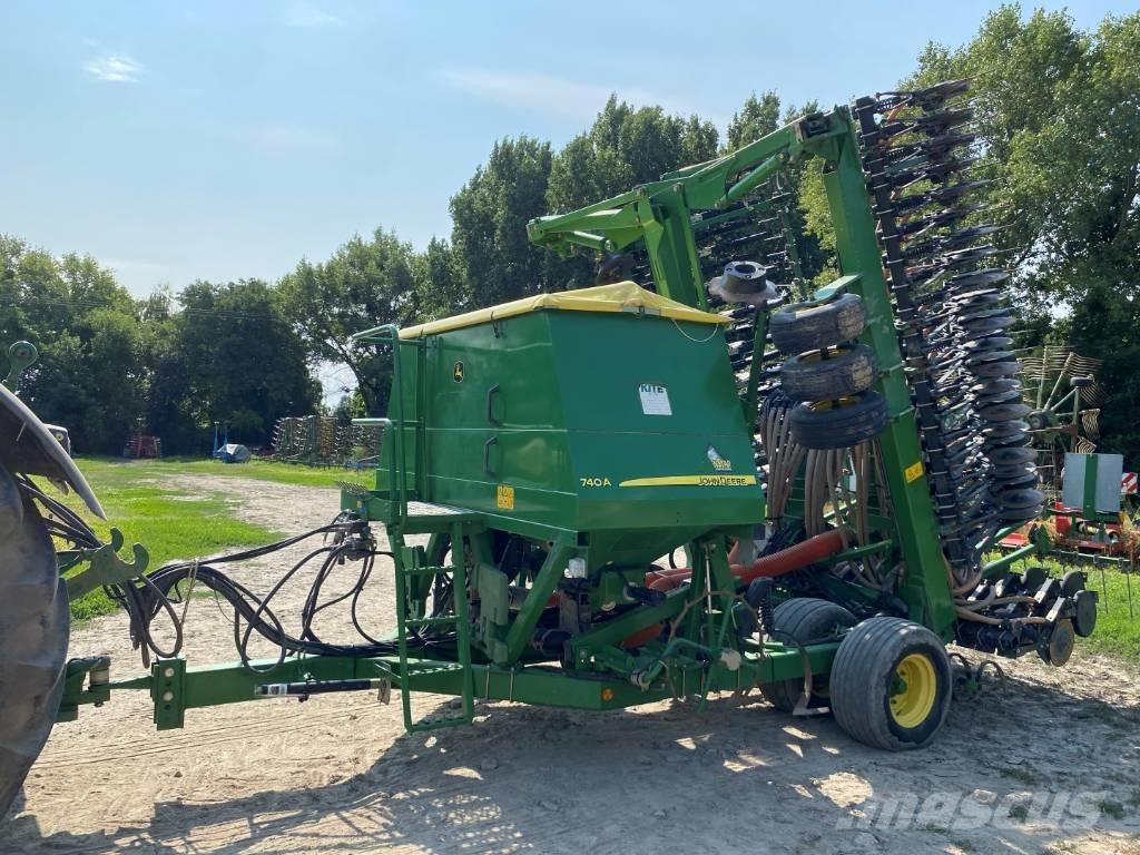 John Deere 740 A Drills