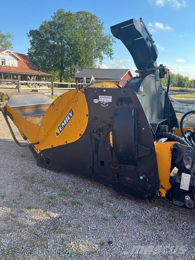 Emily Paigpa Bale shredders, cutters and unrollers