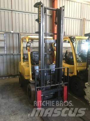 Hyster H2.5TX LPG trucks