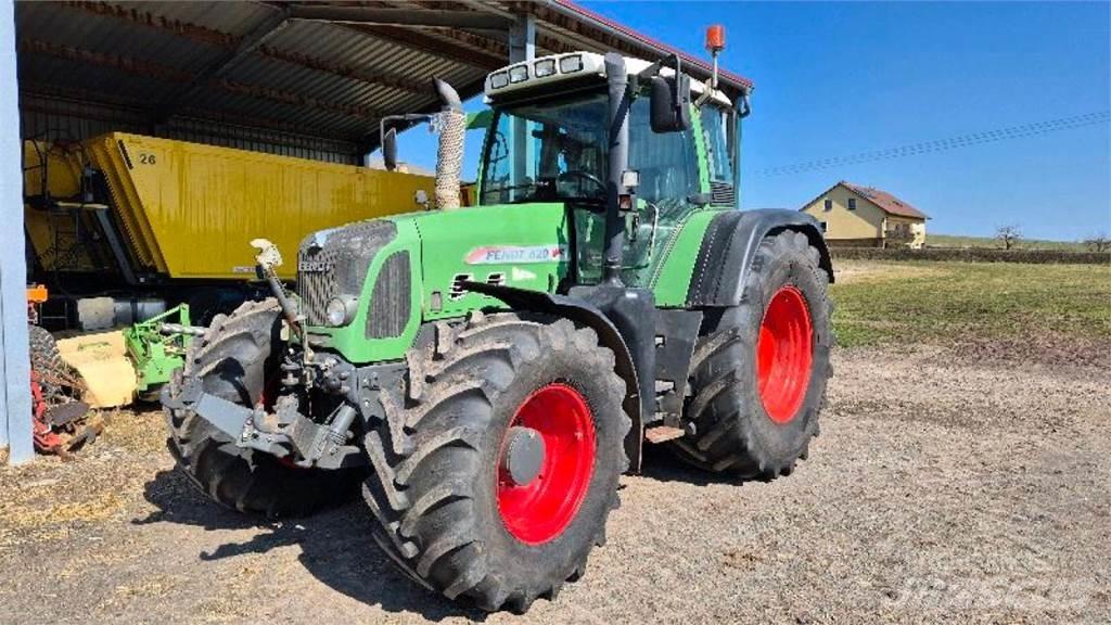 Fendt Vario 820 Tractors