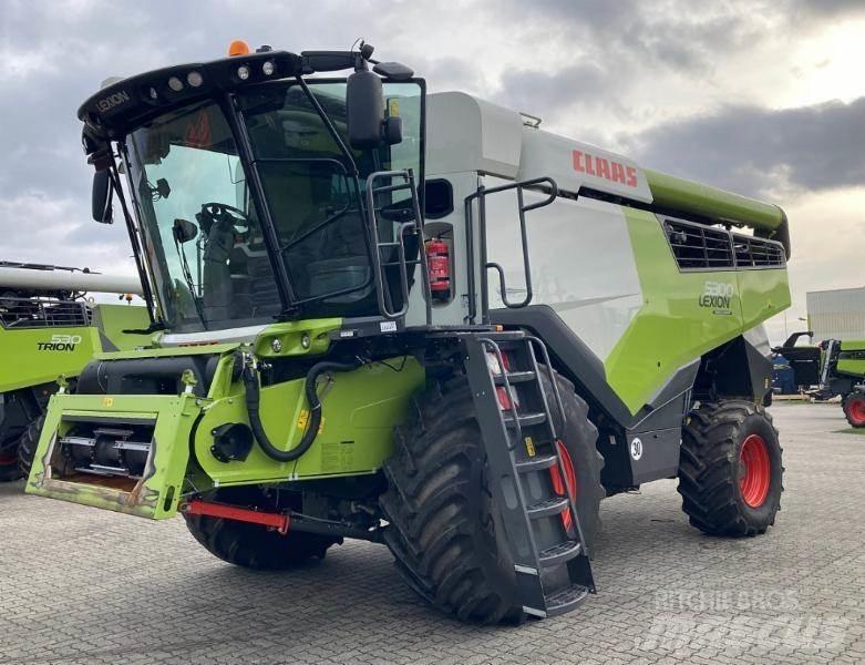 CLAAS LEXION 5300 Combine harvesters