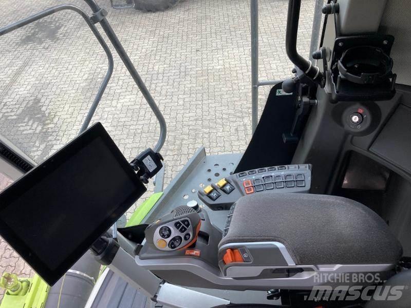 CLAAS LEXION 5300 Combine harvesters