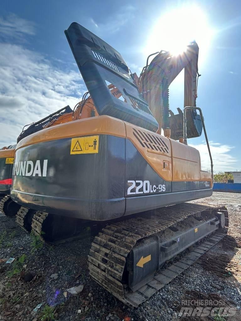 Hyundai 220LC-9S Crawler excavators