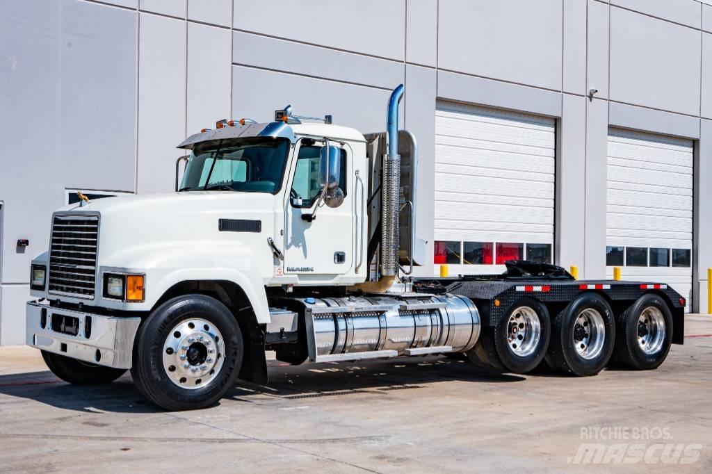 Mack CHU 613 Prime Movers