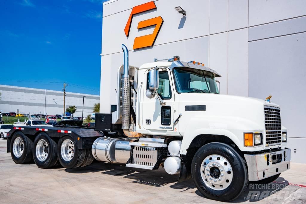 Mack CHU 613 Prime Movers