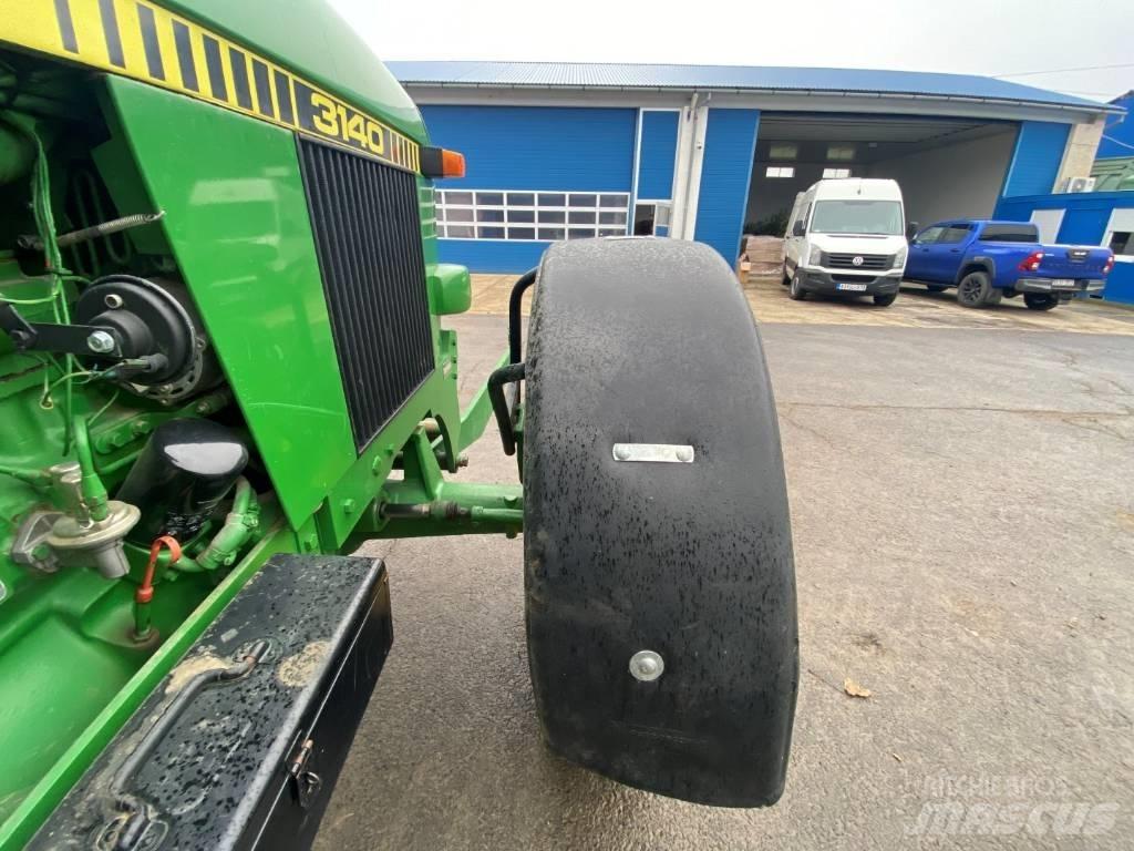 John Deere 3140 Tractors