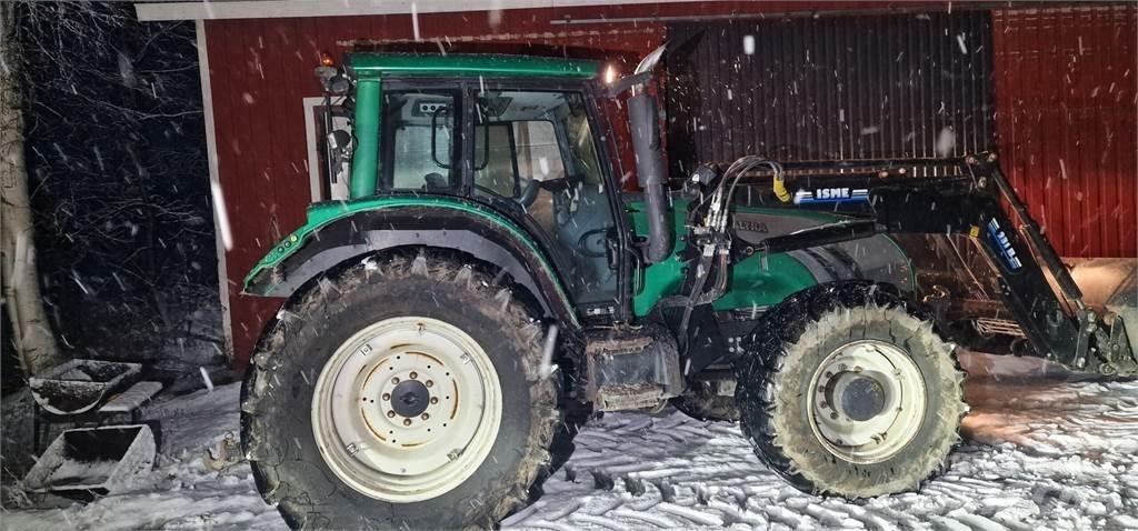 Valtra T182 Tractors