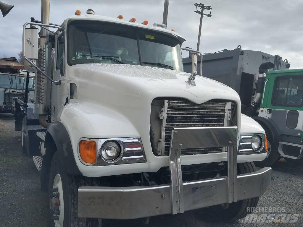 Mack CV 713 Waste trucks
