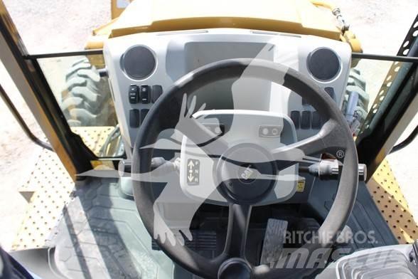 CAT 416F2 Backhoe