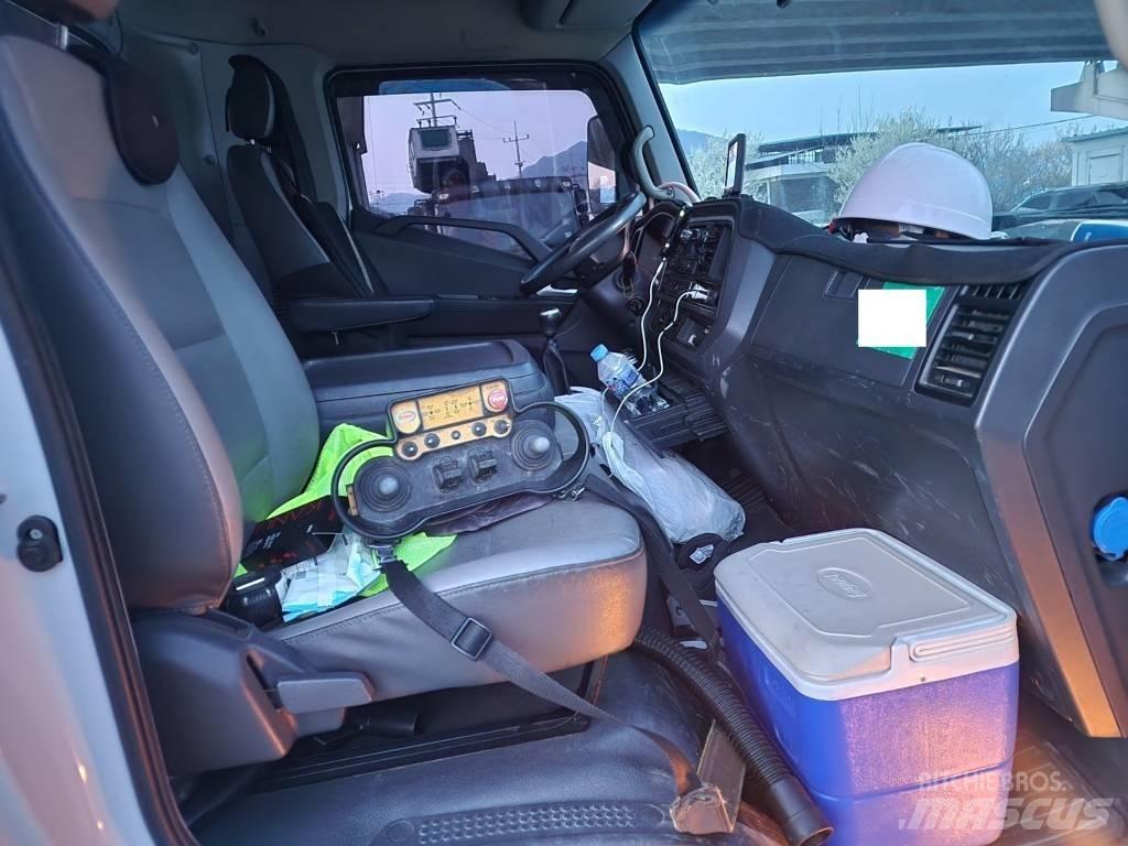 Novas 300 Truck mounted platforms