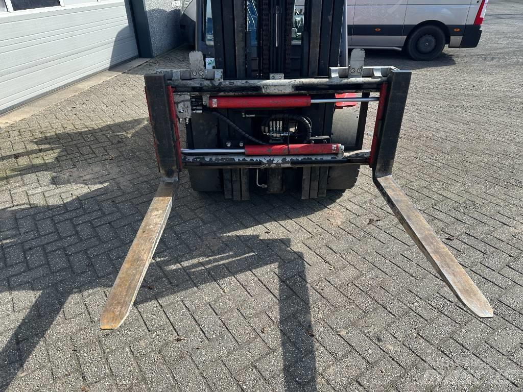 Manitou MI 35 G LPG trucks