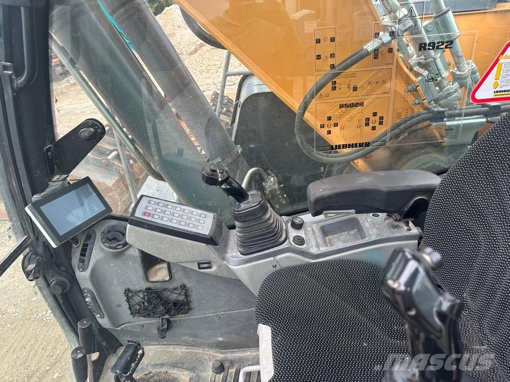 Liebherr R 922 Crawler excavators