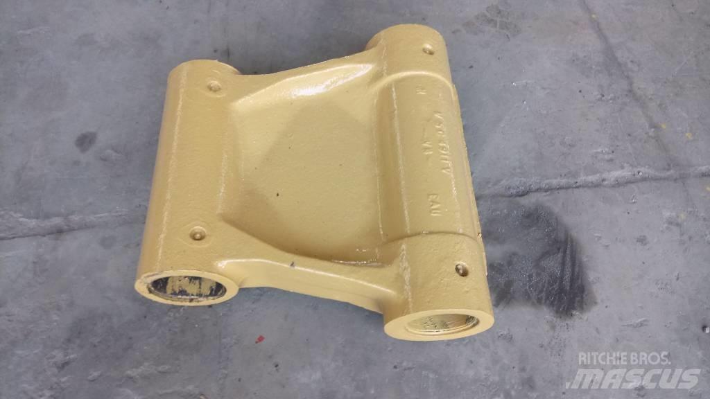 CAT 245 Chassis and suspension