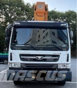 Jinwoo JW450 Truck mounted platforms