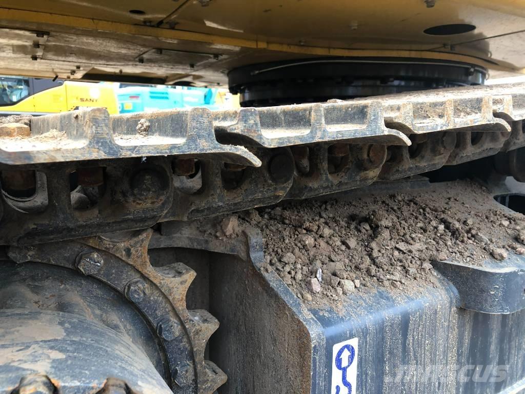 Komatsu 220-8 Crawler excavators