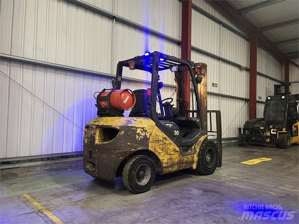 Komatsu FG30T-17 LPG trucks
