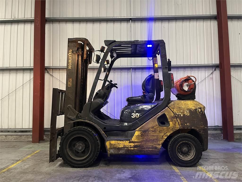 Komatsu FG30T-17 LPG trucks