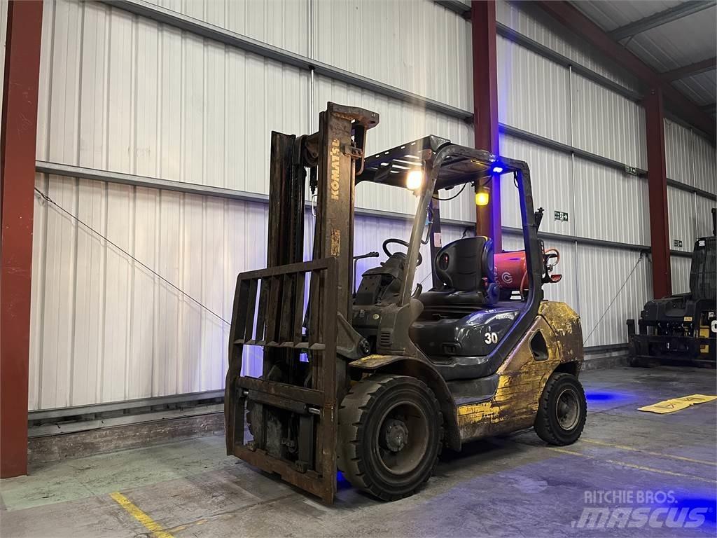 Komatsu FG30T-17 LPG trucks