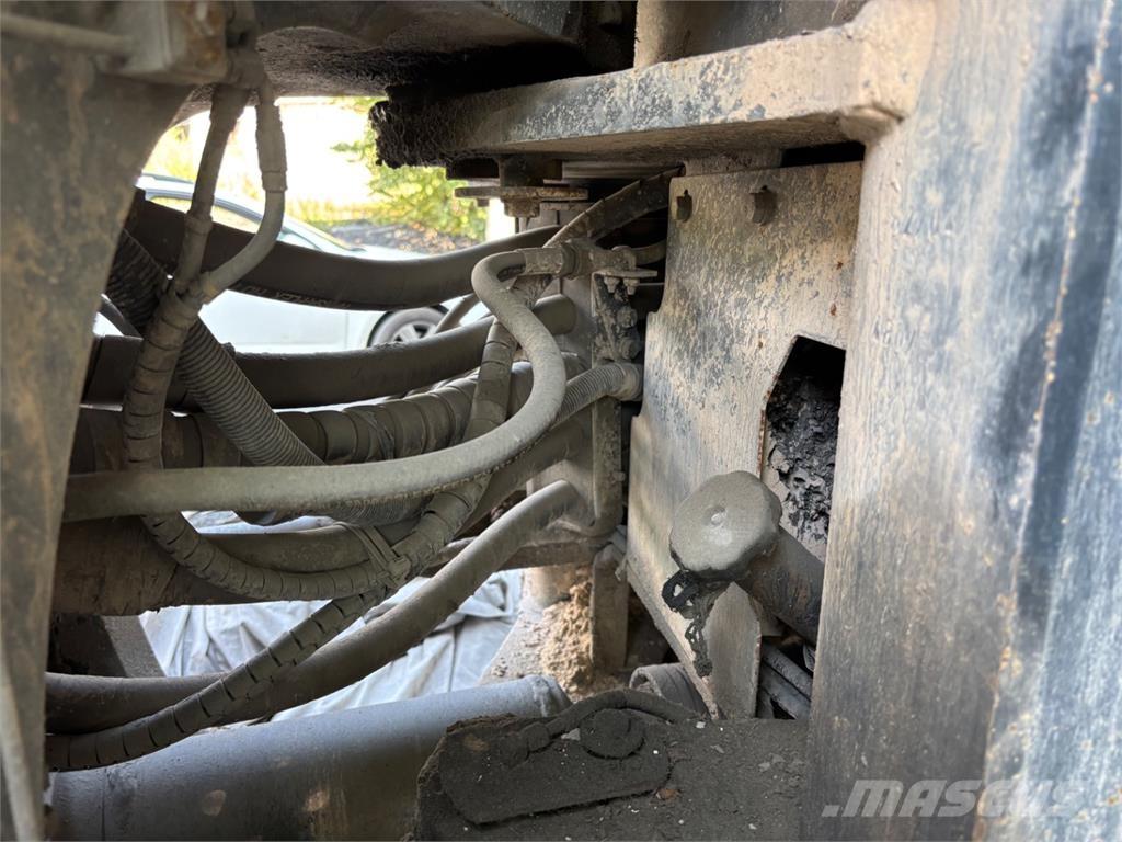 Komatsu WA480-5H Other