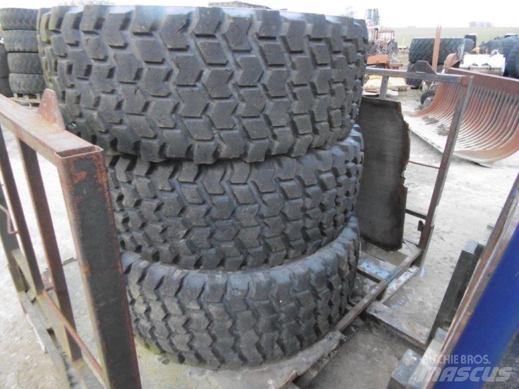 Nokian 20,5x25 Tyres, wheels and rims