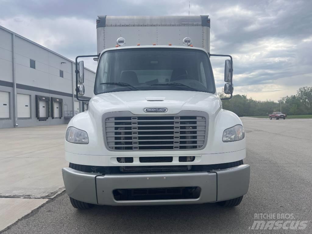 Freightliner M 106 Box trucks