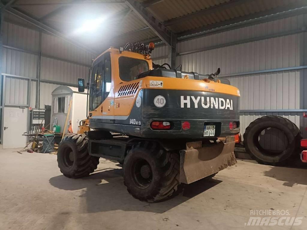 Hyundai RW140-9A Wheeled excavators