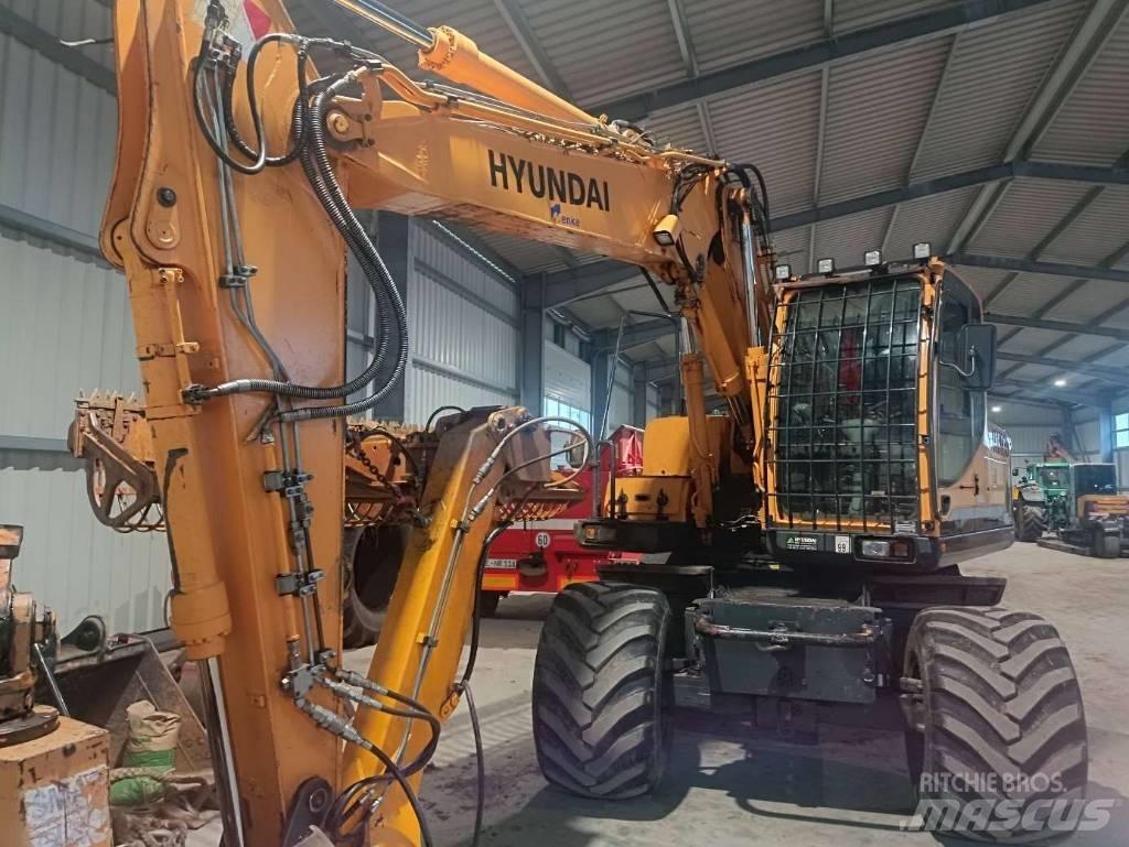Hyundai RW140-9A Wheeled excavators