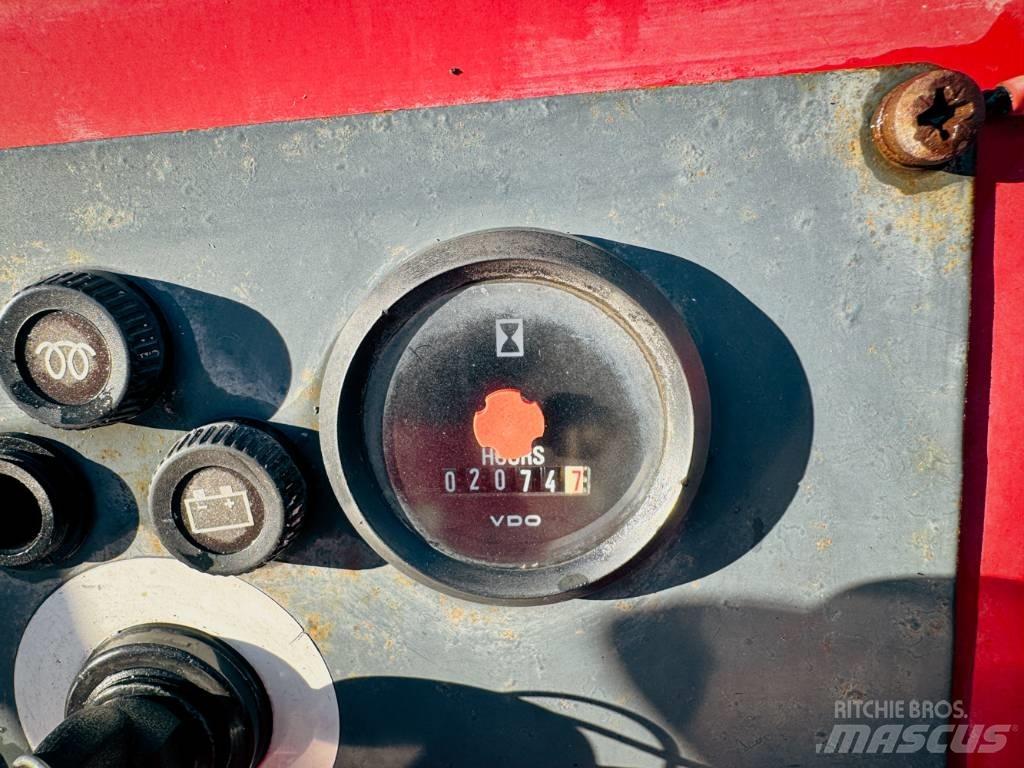 Moffett M5000 Truck mounted forklifts