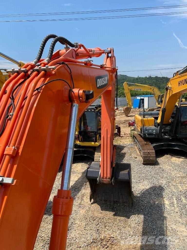 Doosan DX 260 Crawler excavators