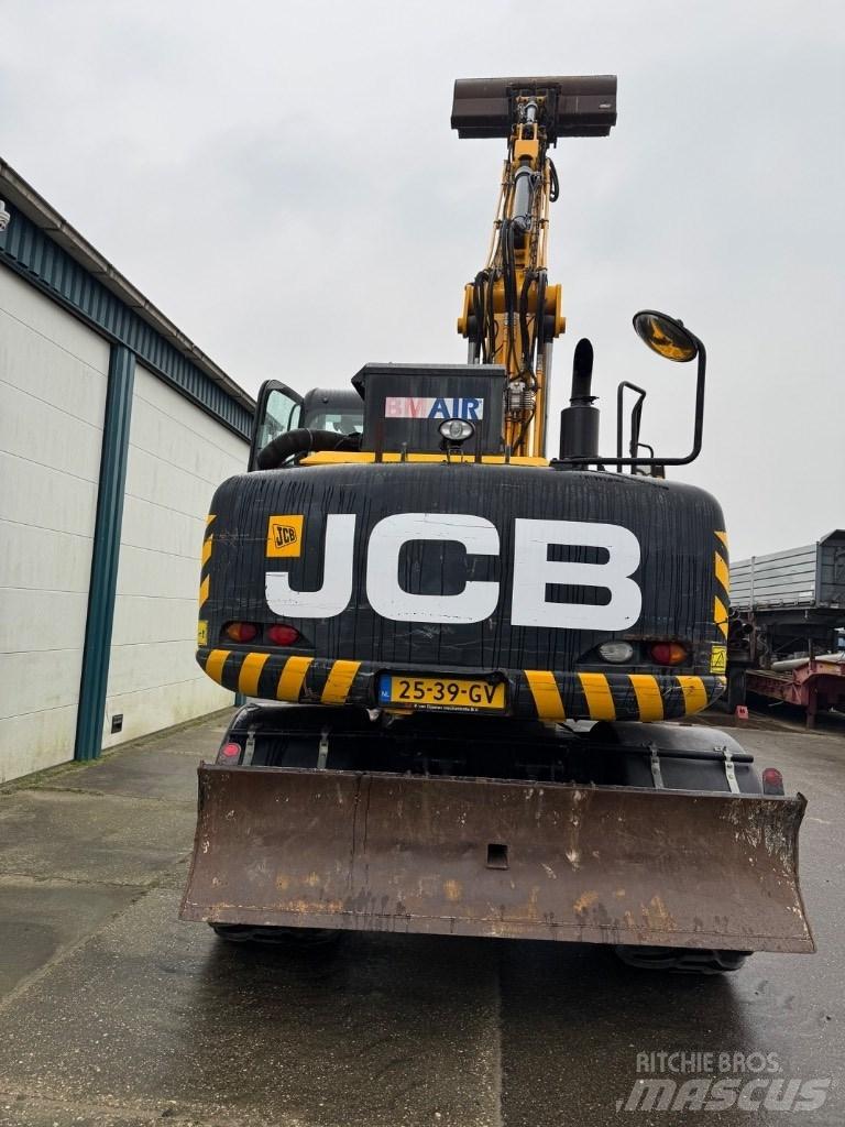 JCB 140w Crawler excavators