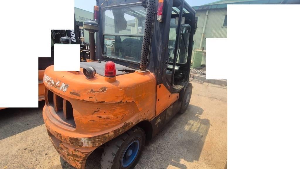 Doosan D 35 C-5 Electric forklift trucks